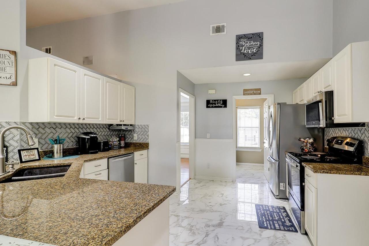 Island Oasis A- Upstairs Apartment Savannah